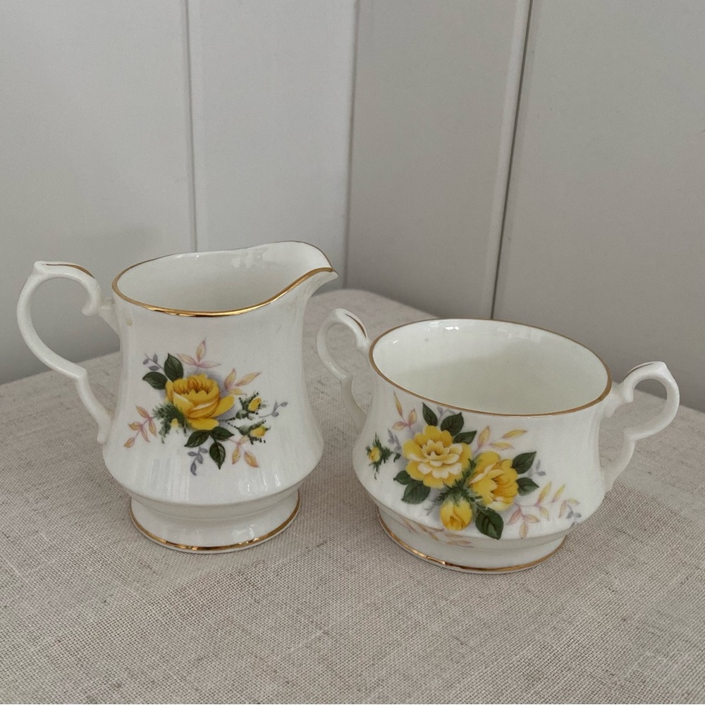 Vintage Royal Windsor Fine bone China Creamer Sugar Bowl SET Yellow Roses